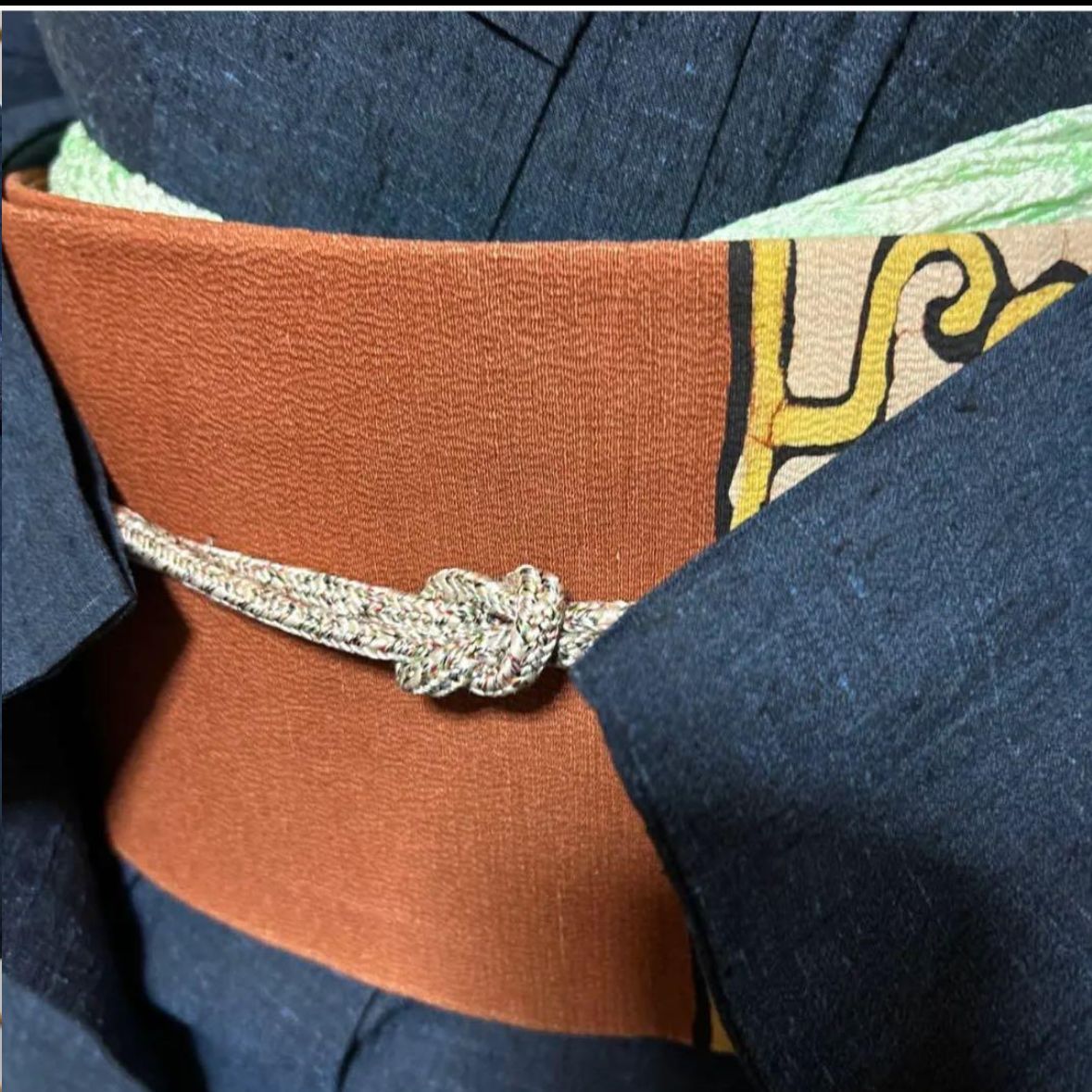 未使用近い　美品　単衣　化繊　薄い生紬風　小紋　フルセット　身丈170 裄丈68 未使用近い 美品 単衣 化繊 薄い生紬風 小紋 フルセット 身丈170 裄丈