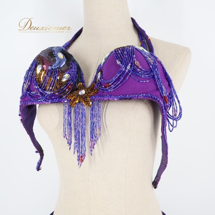 ベリーダンス オリエンタル 衣装 上下セット パープル系 ベラ Bella ラインストーン スパンコール トップス スカート ベルト アーム飾り 腕飾り 煌びやか 華やか 紫 金 セットアップ キラキラ ビーズ セクシー ダンス衣装 豪華 装飾 ゴールド系