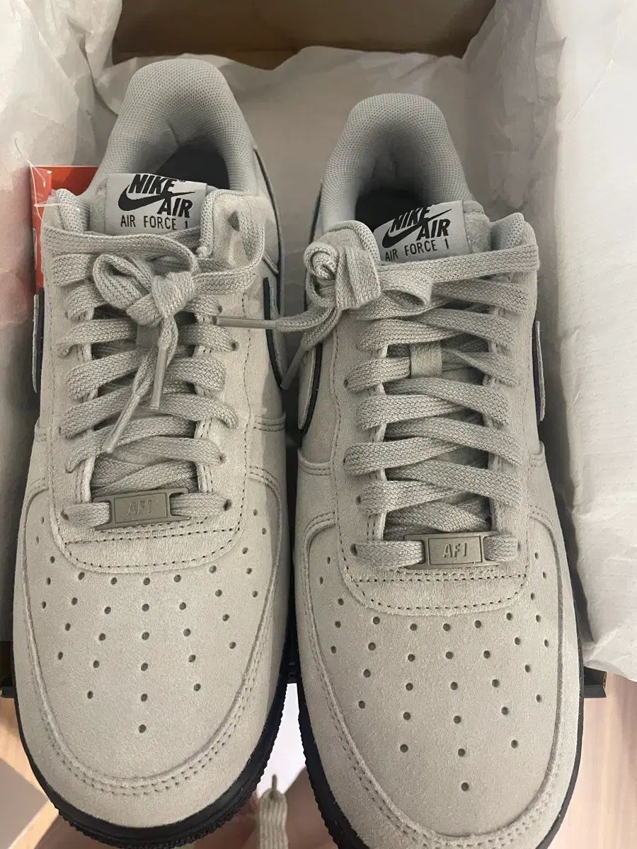 エアフォース ライト スモークグレイ