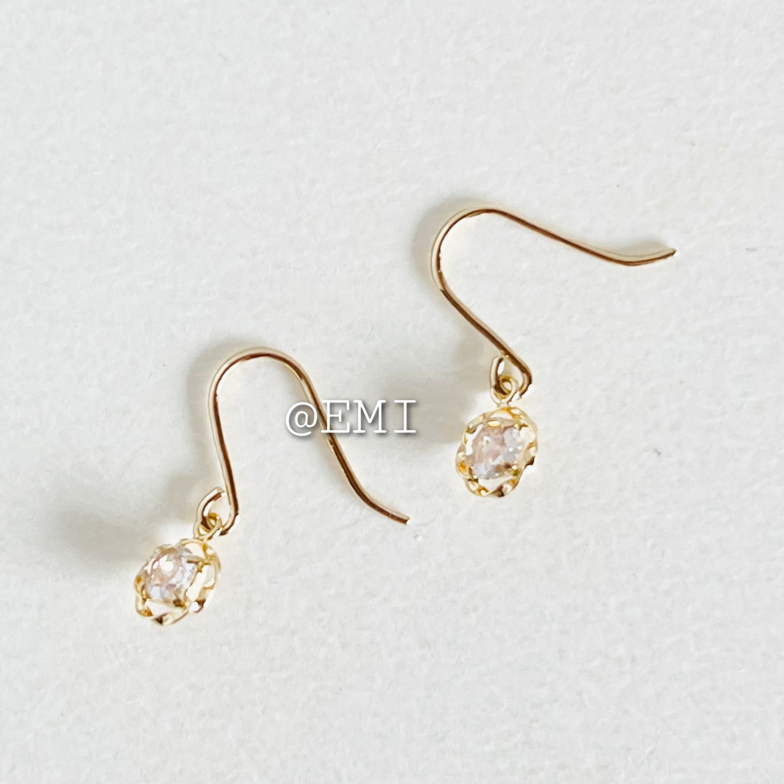 K 18 天然ダイヤモンド 0.16 ct デザインフックピアス