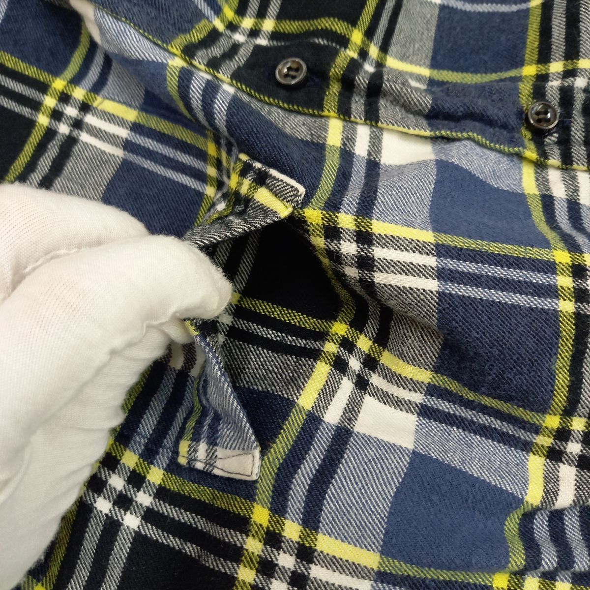  RNA アールエヌエー チェックシャツ 長袖シャツ ネルシャツ カジュアル アメカジ ブルー イエロー ホワイト ブラック Mサイズ 〇 長袖 シャツ ブラウス