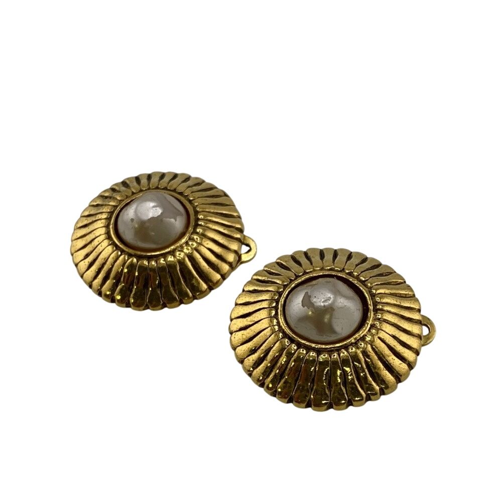 CHANEL シャネル フェイクパール ゴールド イヤリング レディース