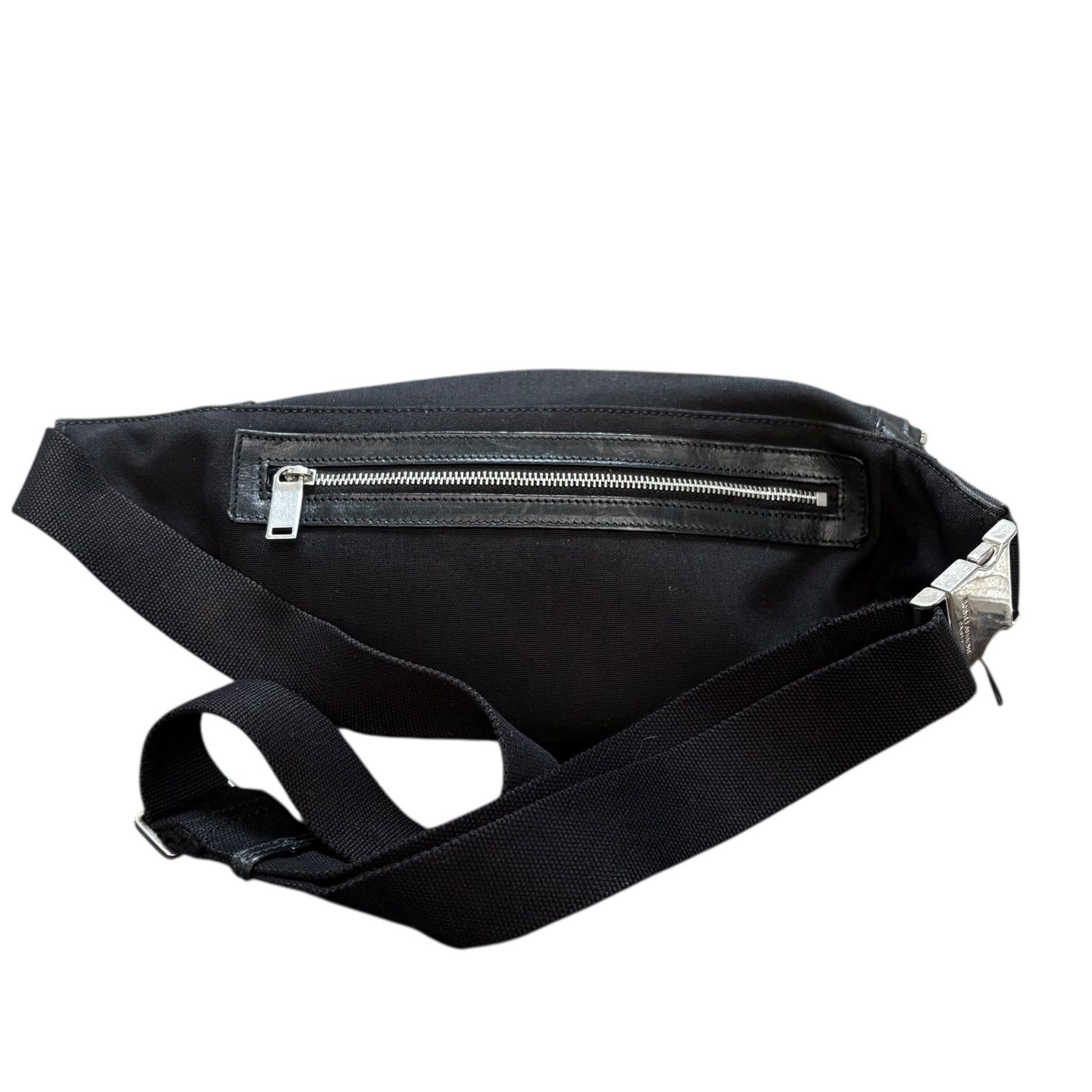 未使用 サンローラン SAINT LAURENT ボディバッグ ウエストポーチ サンローラン Saint Laurent 現行品 シティ ボディバッグ ウエスト
