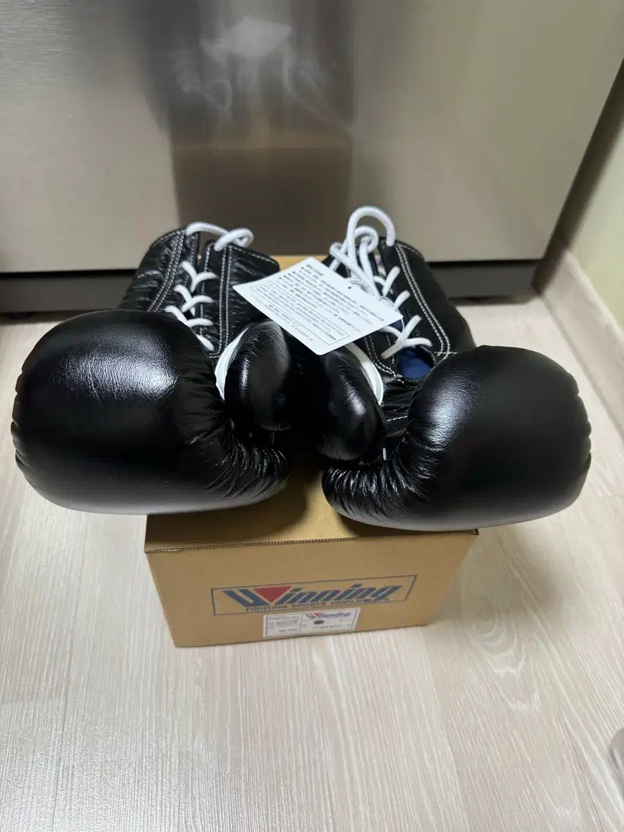  ウィニング 10オンス 紐タイプ ブラック その他 ボクシング