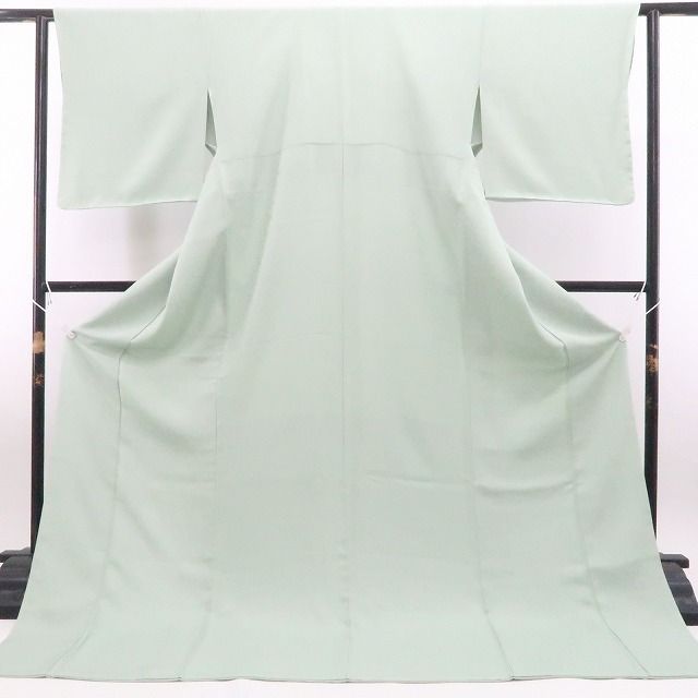 青磁色に気品と優しさを写して