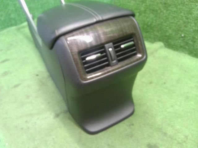 中古】アコード DAA-CR6 コンソールボックス 83450-T2M-T01ZA 自社品番