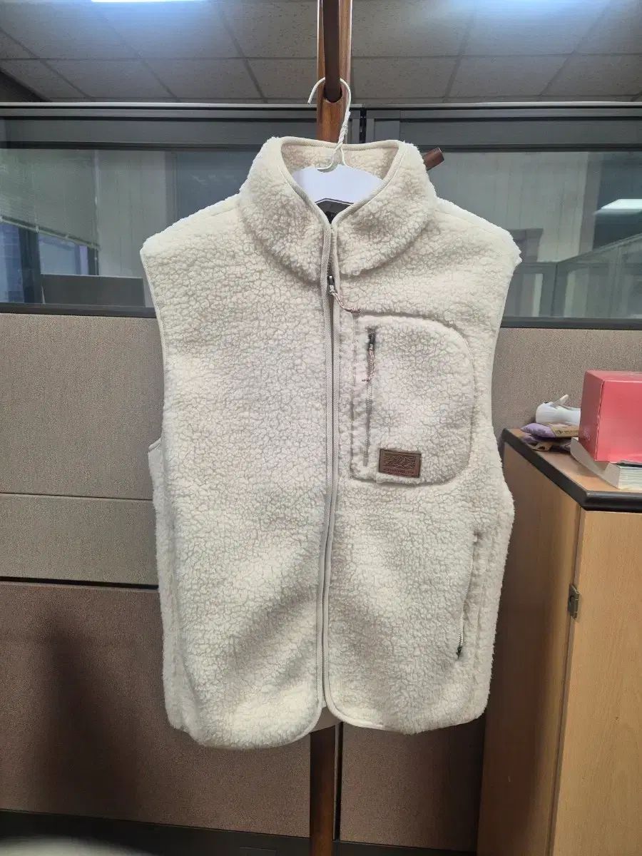 NEPA アイボリー ボア フリース シープスキン ベスト