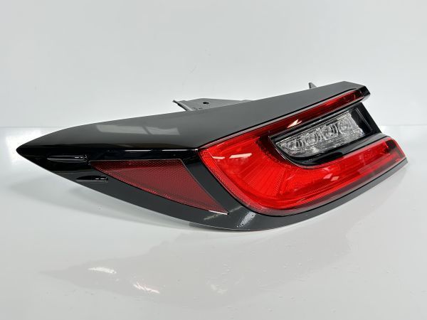 R5年ZN8 GR86純正テールレンズ左右新車外しBRZ ZD8流用可 - メルカリ