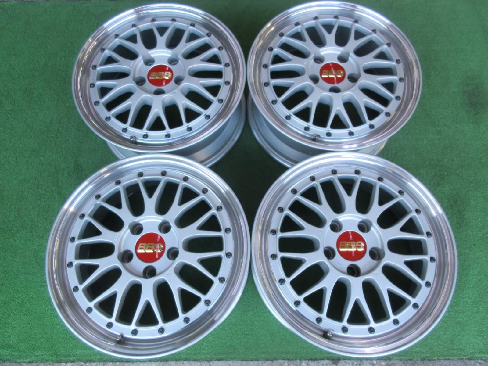 ＢＢＳ ＬＭ067 7 J 17 5 H 114 3 42 レッドセンターキャップ ＢＢＳナット 1 5ピッチ付き