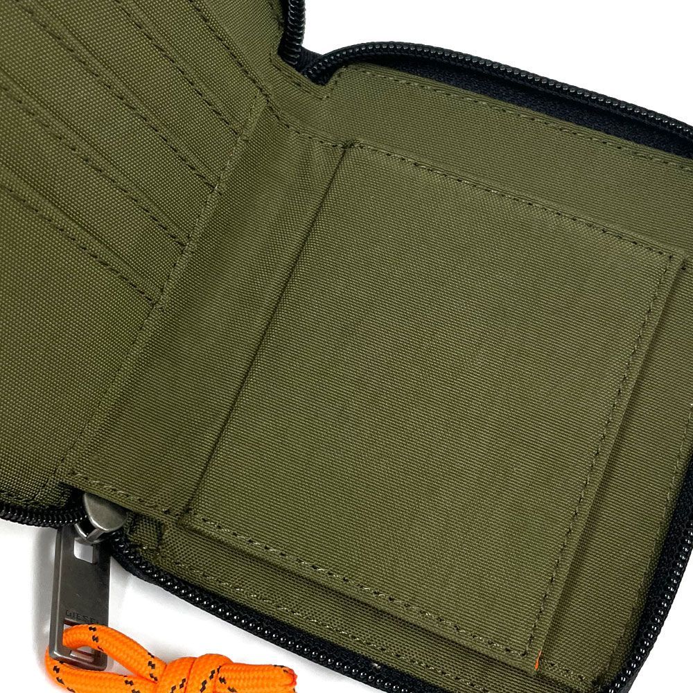 【新品】ディーゼル ボア ラウンドファスナー　二つ折り財布 迷彩 カモフラ DIESEL ディーゼル 新品・アウトレット ラウンドジップ X08292 P4289