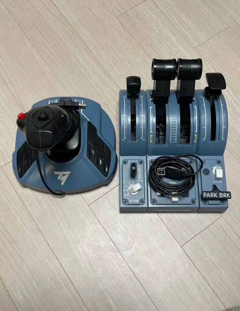 Thrustmaster ジョイスティック セット