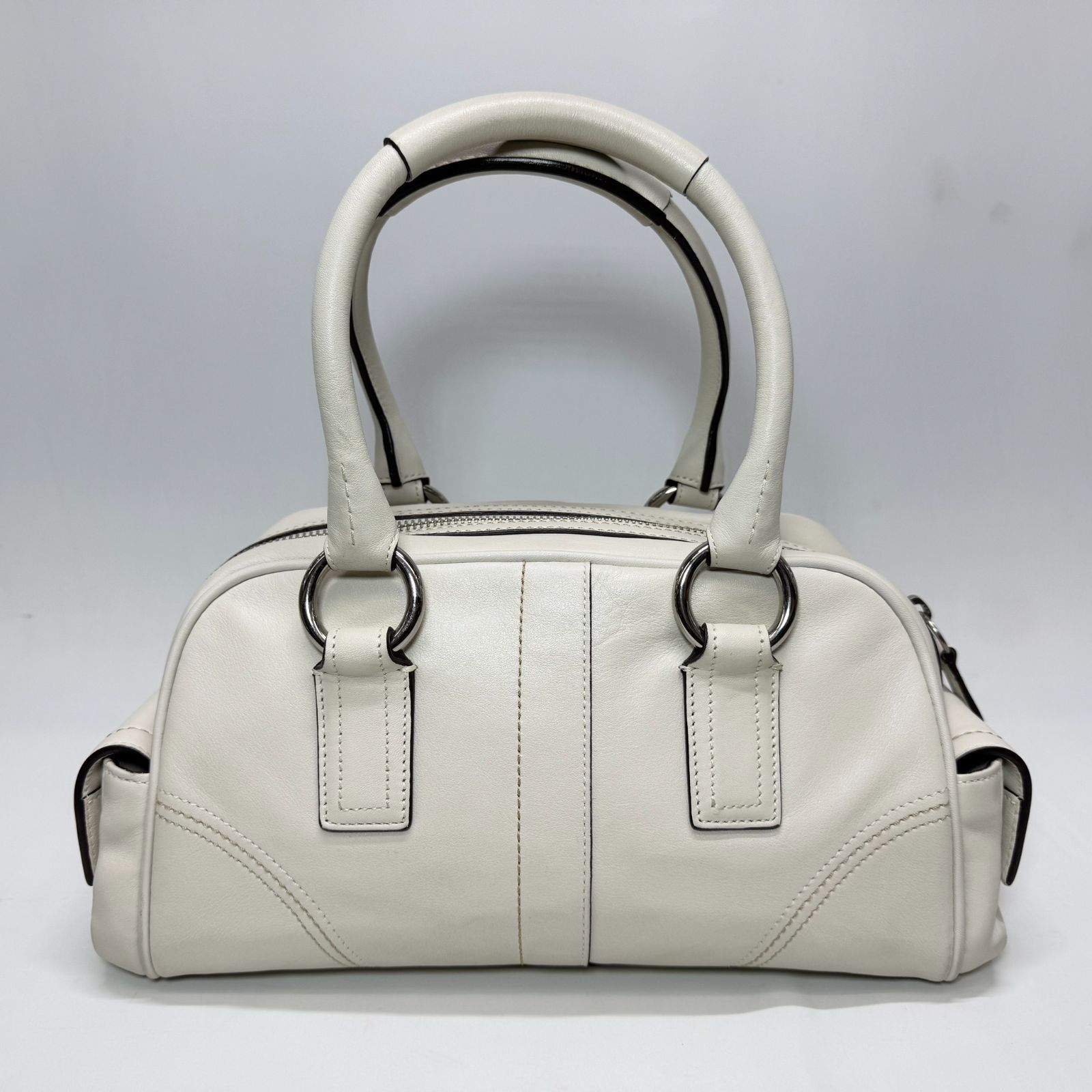 美品 COACH コーチ ハンドバッグ ソーホー レザー ワンショルホワイト COACH コーチ ソーホー ワンショルダーバッグ ベルト金具 レザー