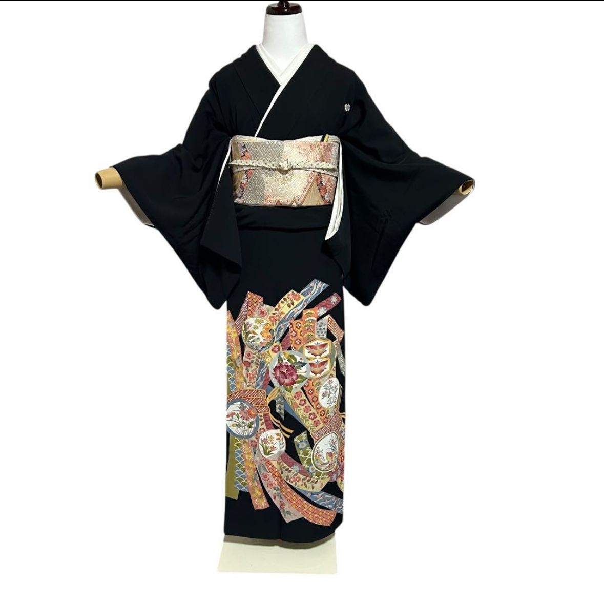 専用　未使用近い　美品　袷　正絹　作家　黒留袖　フルセット　身丈161 裄丈65 未使用近い 美品 袷 正絹 作家物 落款 五つ紋 黒留袖 フルセット