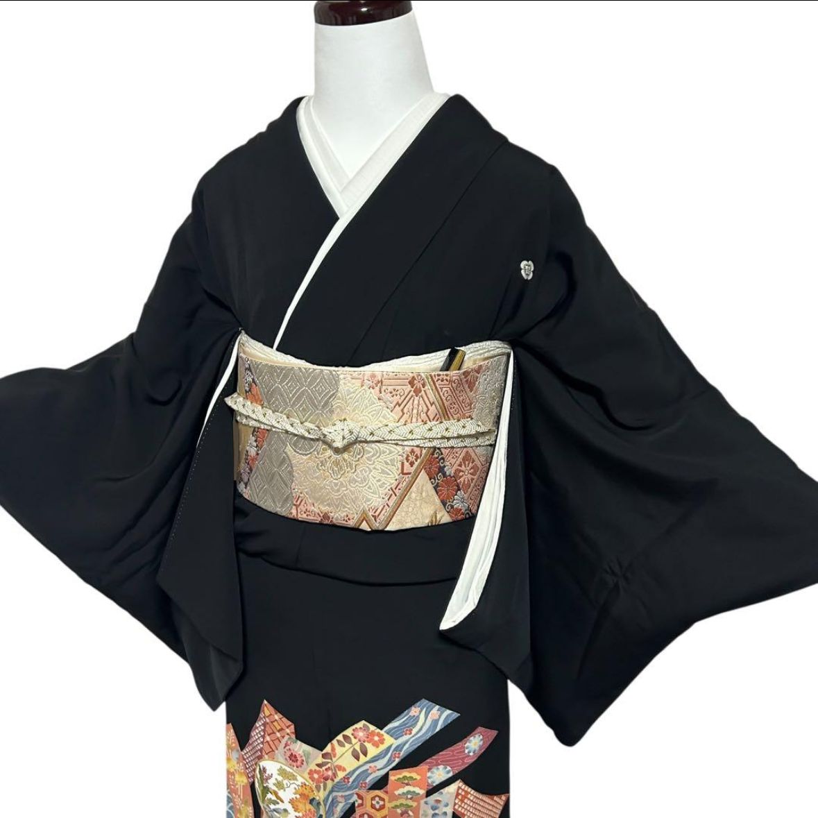 専用　未使用近い　美品　袷　正絹　作家　黒留袖　フルセット　身丈161 裄丈65 未使用近い 美品 袷 正絹 黒留袖 フルセット 5点 - メルカリ