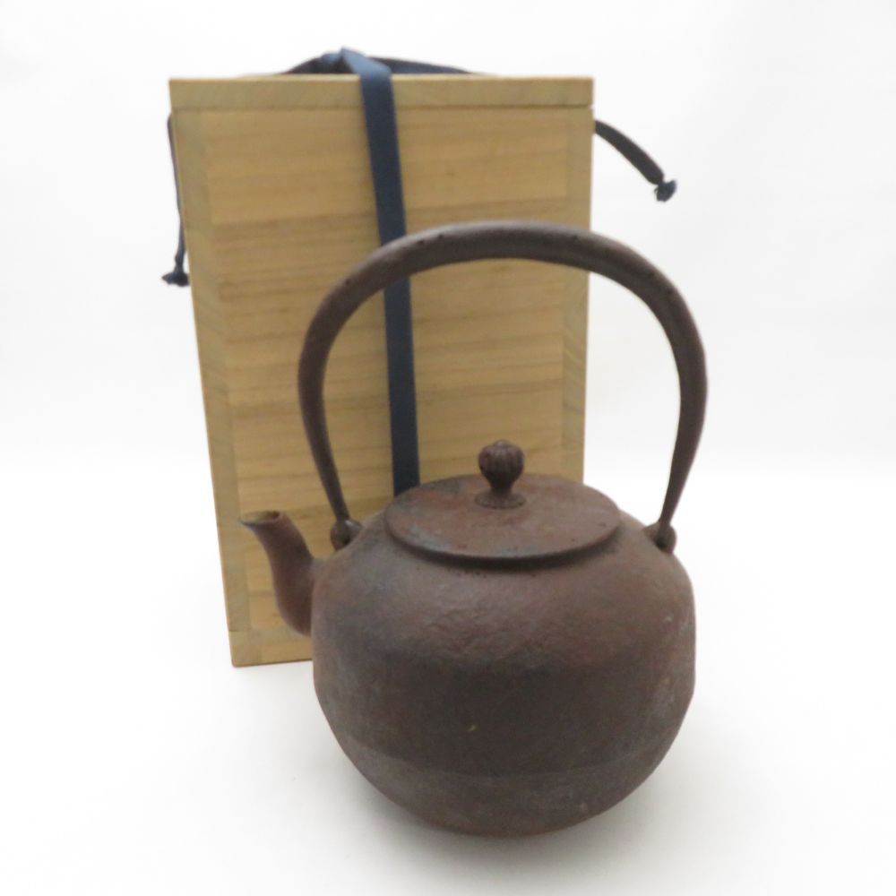 【未使用品】　人間国宝 釜師 第13代 鈴木盛久 (繁吉) 作　灰皿 未使用品】 人間国宝 釜師 第13代 鈴木盛久 (繁吉) 作 灰皿 難