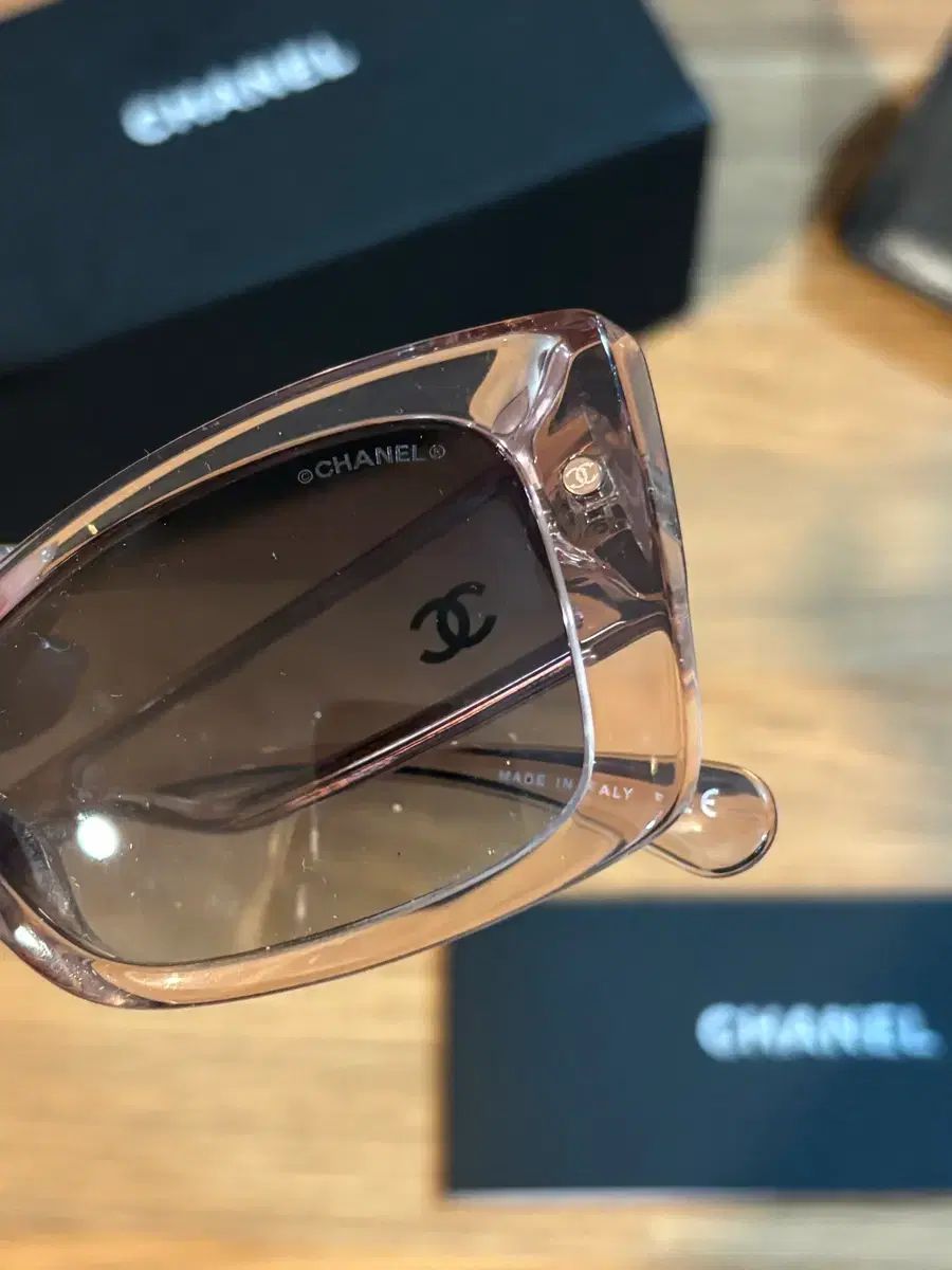  シャネル サングラス ピンクフレーム サングラス 小物