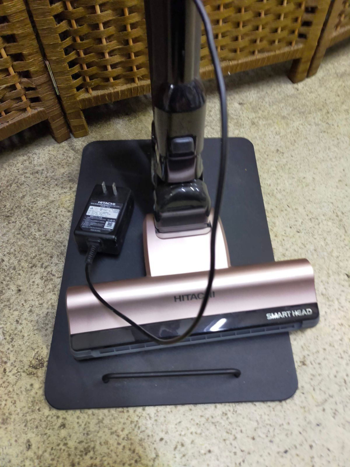 HITACHI 日立 コードレス掃除機 PV-BHL2000J 2021年製 スタンド付 動作