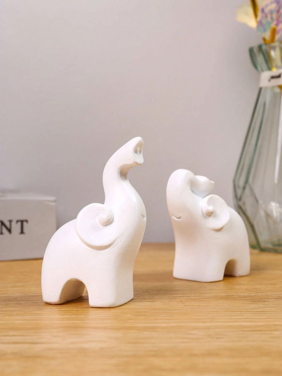 2個_1セット ミニマリスト ホワイト象 レジン置物セット、かわいい巻き