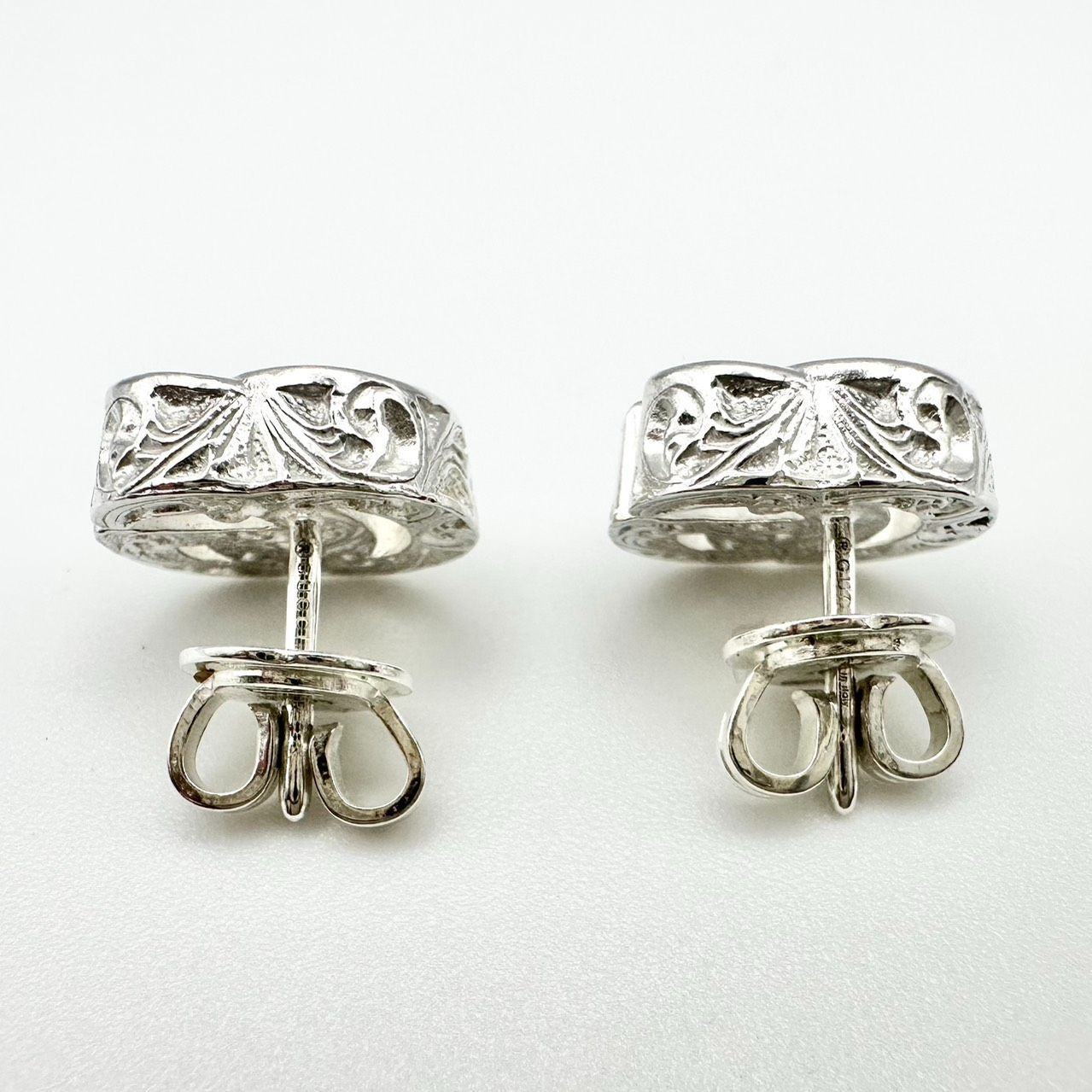 GUCCI ダブルGロゴ シルバーピアス Gucci ダブルGロゴ シルバーピアス ダブルG スタッズ ピアス