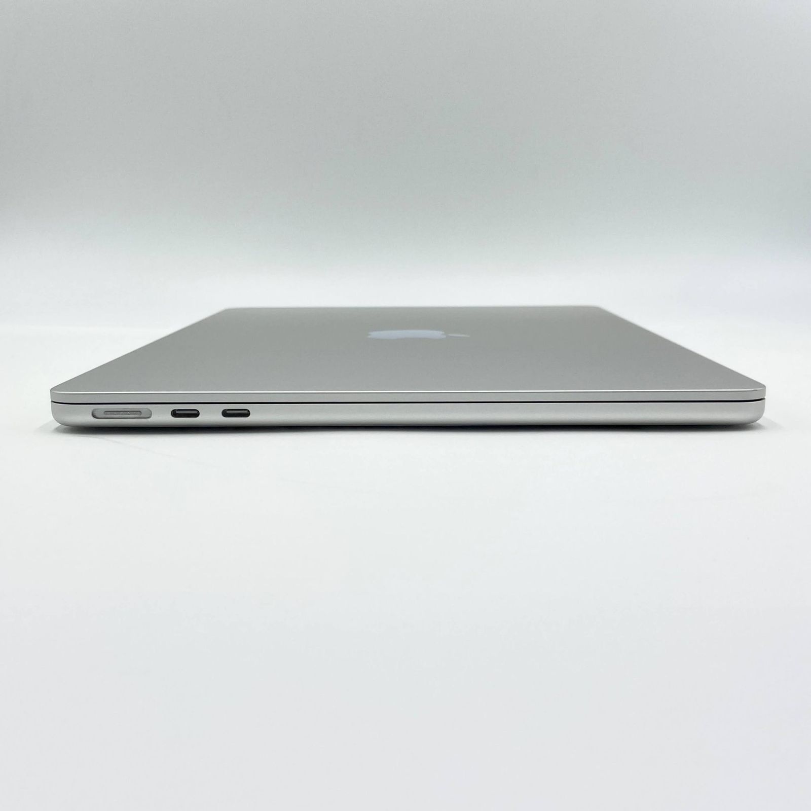 美品 Apple Mac book Air 13インチ M2 2022 8GB 256GB MLXY3J/A