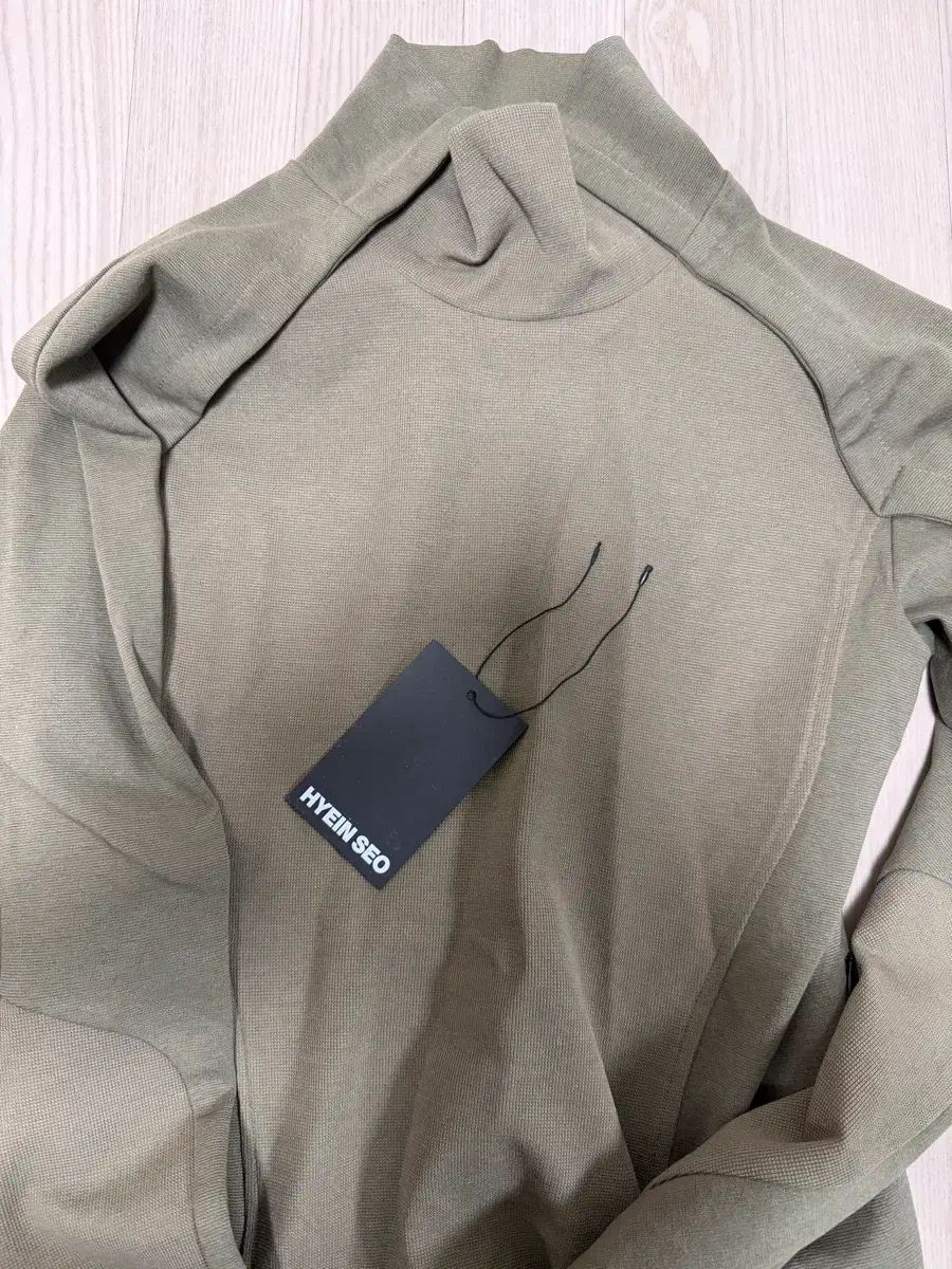 ヘインソ モクネック ロングスリーブ 1