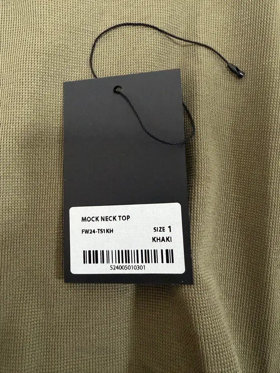 モクネック ロングスリーブ