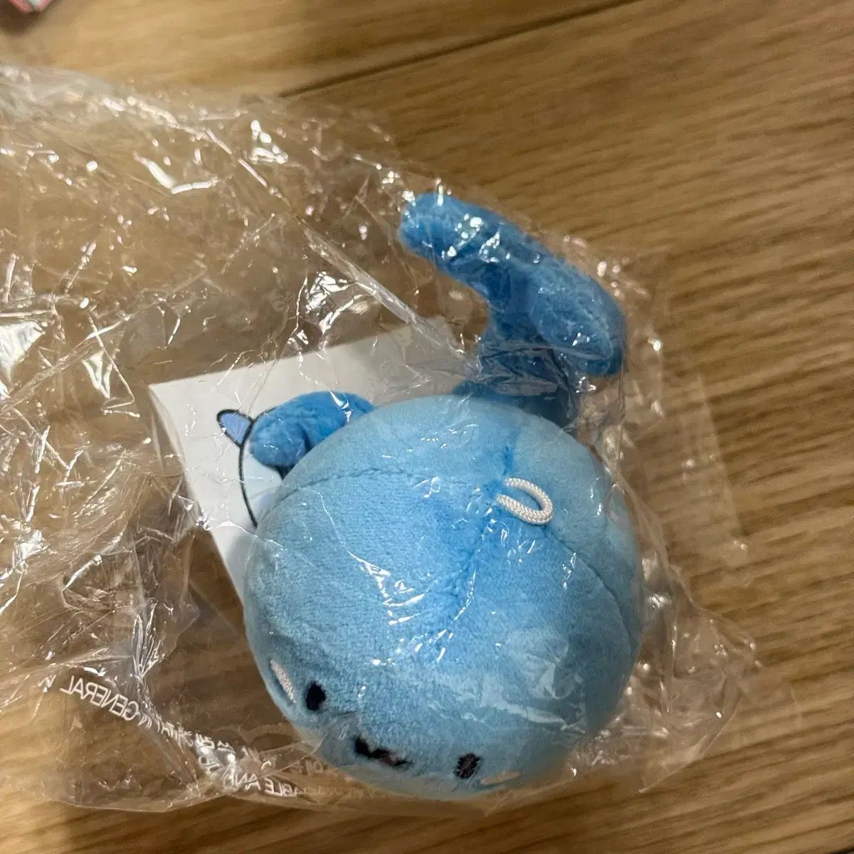 NMIXX クジラ　マスコット　キーホルダー NMIXX（エンミックス・エンミ） MD 10cm クジラ ぬいぐるみ