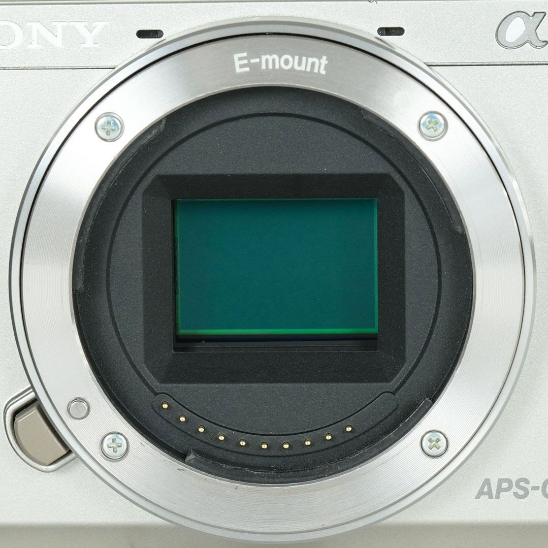 良品 | シャッター数6,560回｜バッテリー3個付] SONY α6000（ILCE-6000
