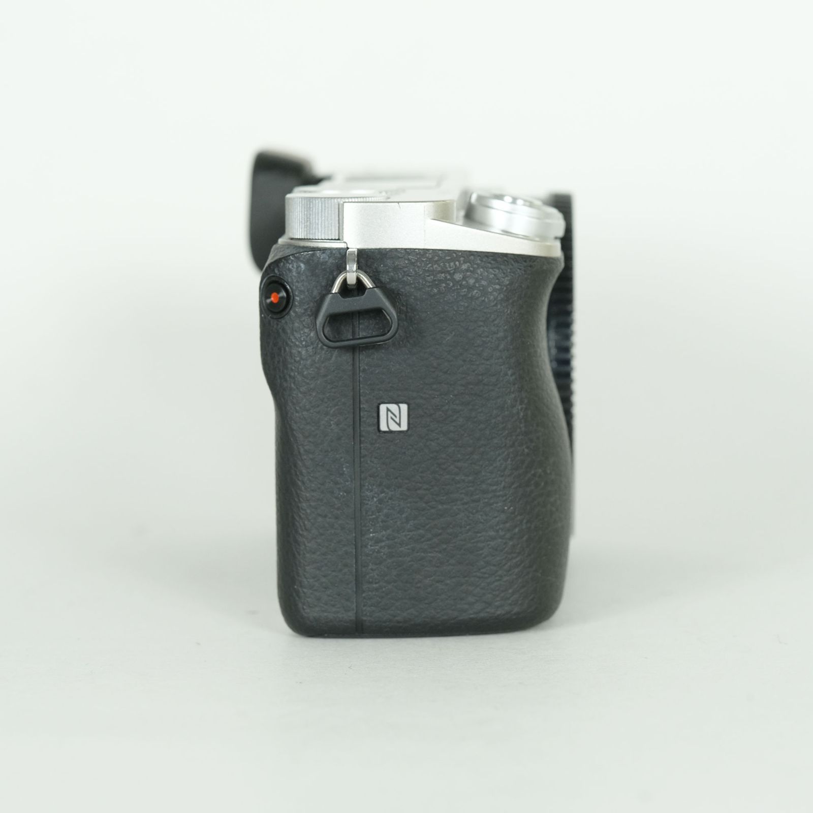 良品 | シャッター数6,560回｜バッテリー3個付] SONY α6000（ILCE-6000