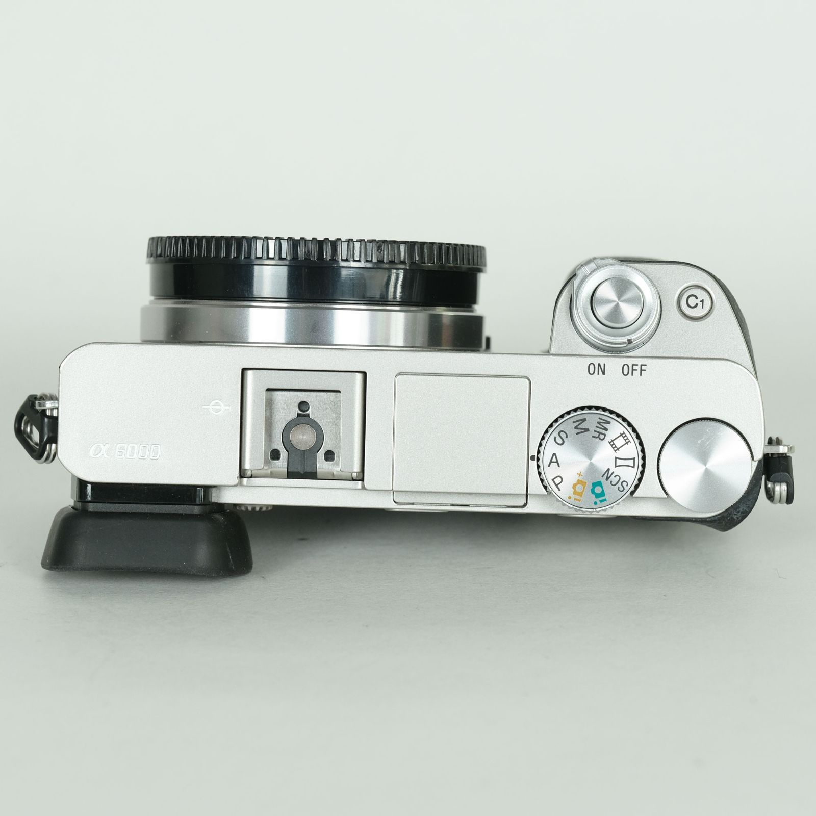 良品 | シャッター数6,560回｜バッテリー3個付] SONY α6000（ILCE-6000