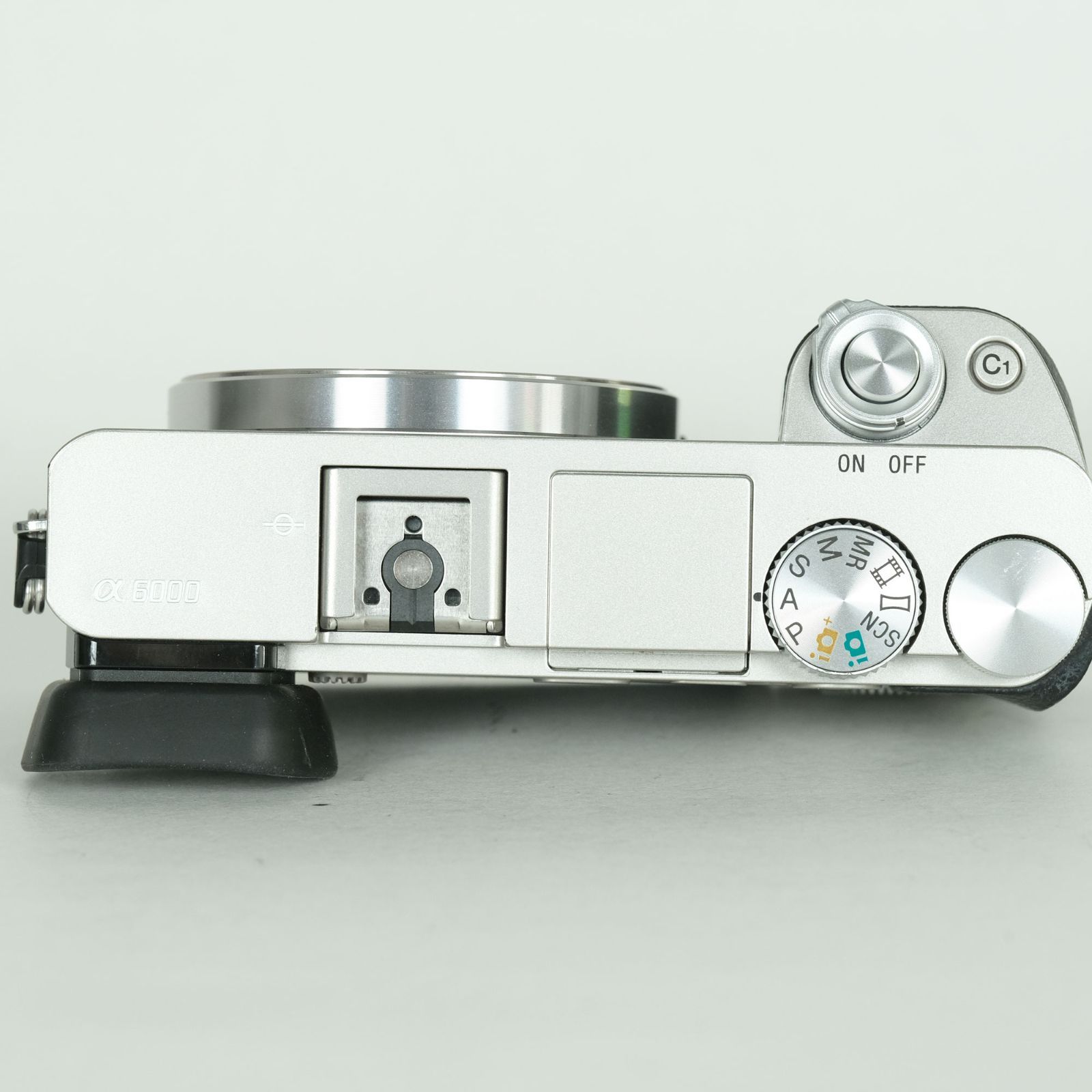良品 | シャッター数6,560回｜バッテリー3個付] SONY α6000（ILCE-6000