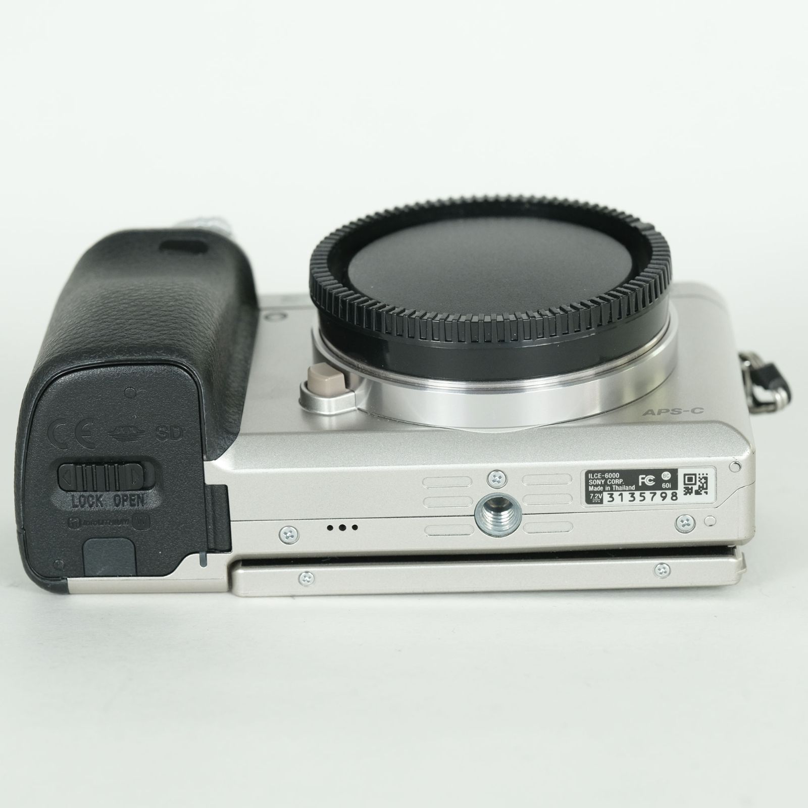 良品 | シャッター数6,560回｜バッテリー3個付] SONY α6000（ILCE-6000