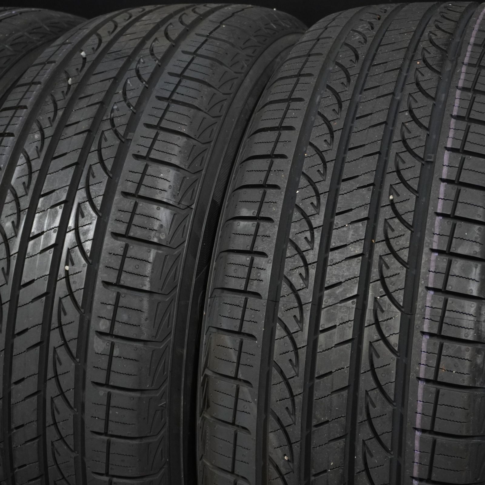  20年製 新車外し ヨコハマ AVID GT 235 55 R 19 4本 クラウン RAV 4 エクストレイル等 19インチ サマータイヤ ノーマルタイヤ