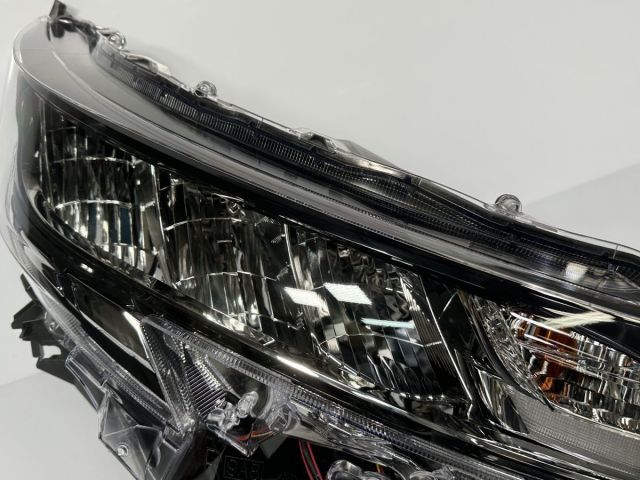 ノア MZRA90W ZWR90W MZRA95W 純正 右ヘッドライト 右ライト Assy RH