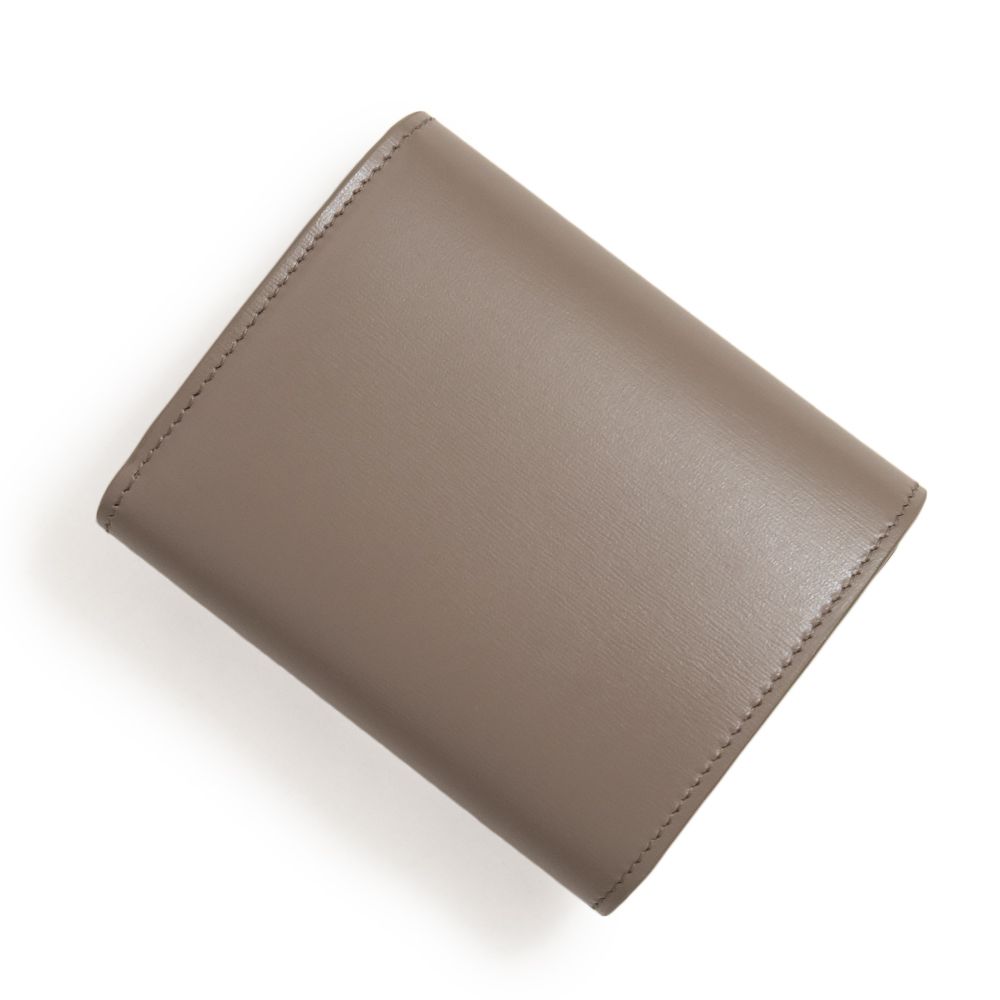 シャイニーカーフスキン