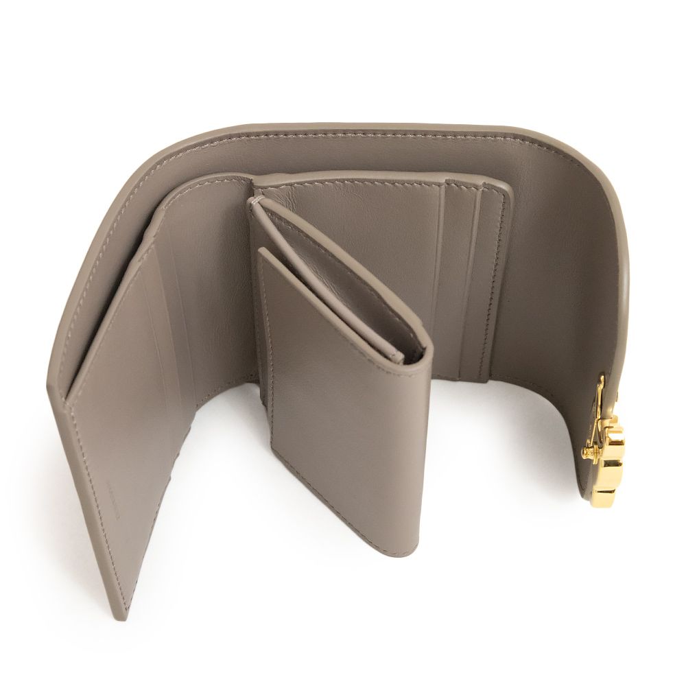 シャイニーカーフスキン