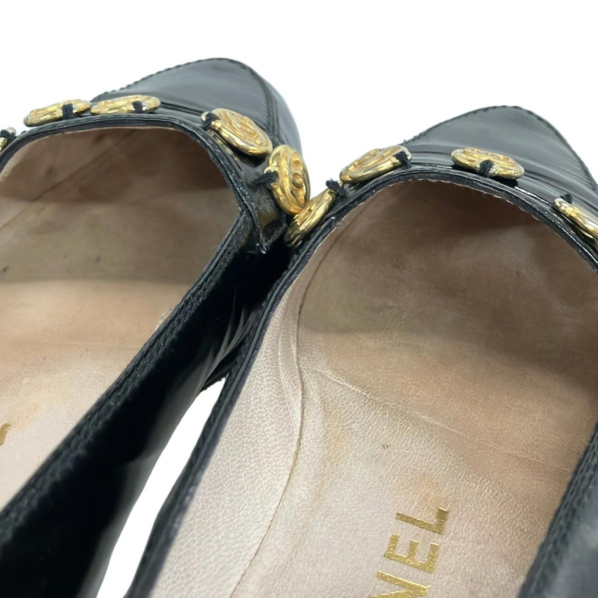 【 鑑定済み 】シャネル パンプス 37C ブラック ゴールド金具 エナメル CHANEL(シャネル) パンプス 37 レディース 黒 ゴールド金具/ココ