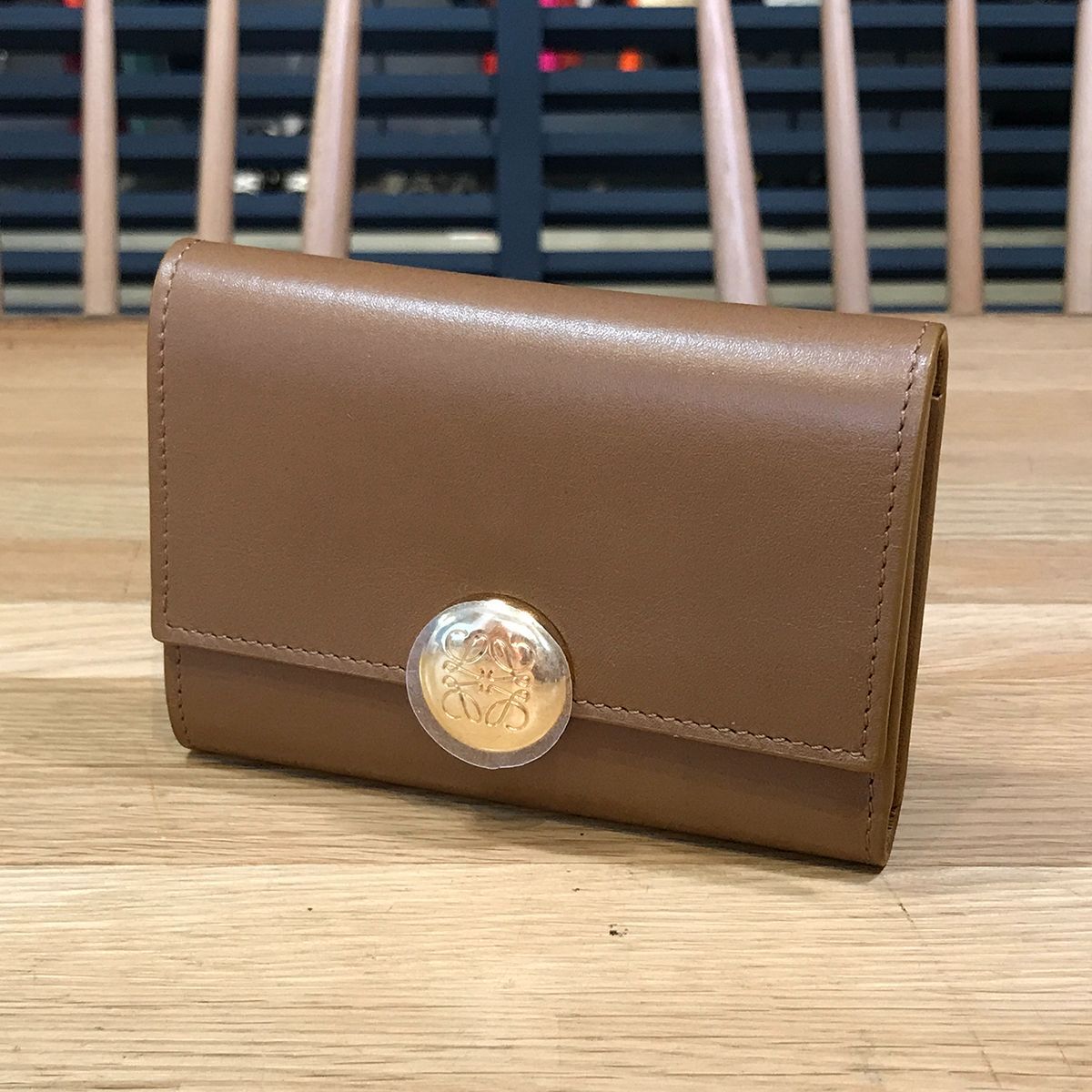 ロエベ バーティカルウォレット スモール 3つ折り財布 オーク 14784