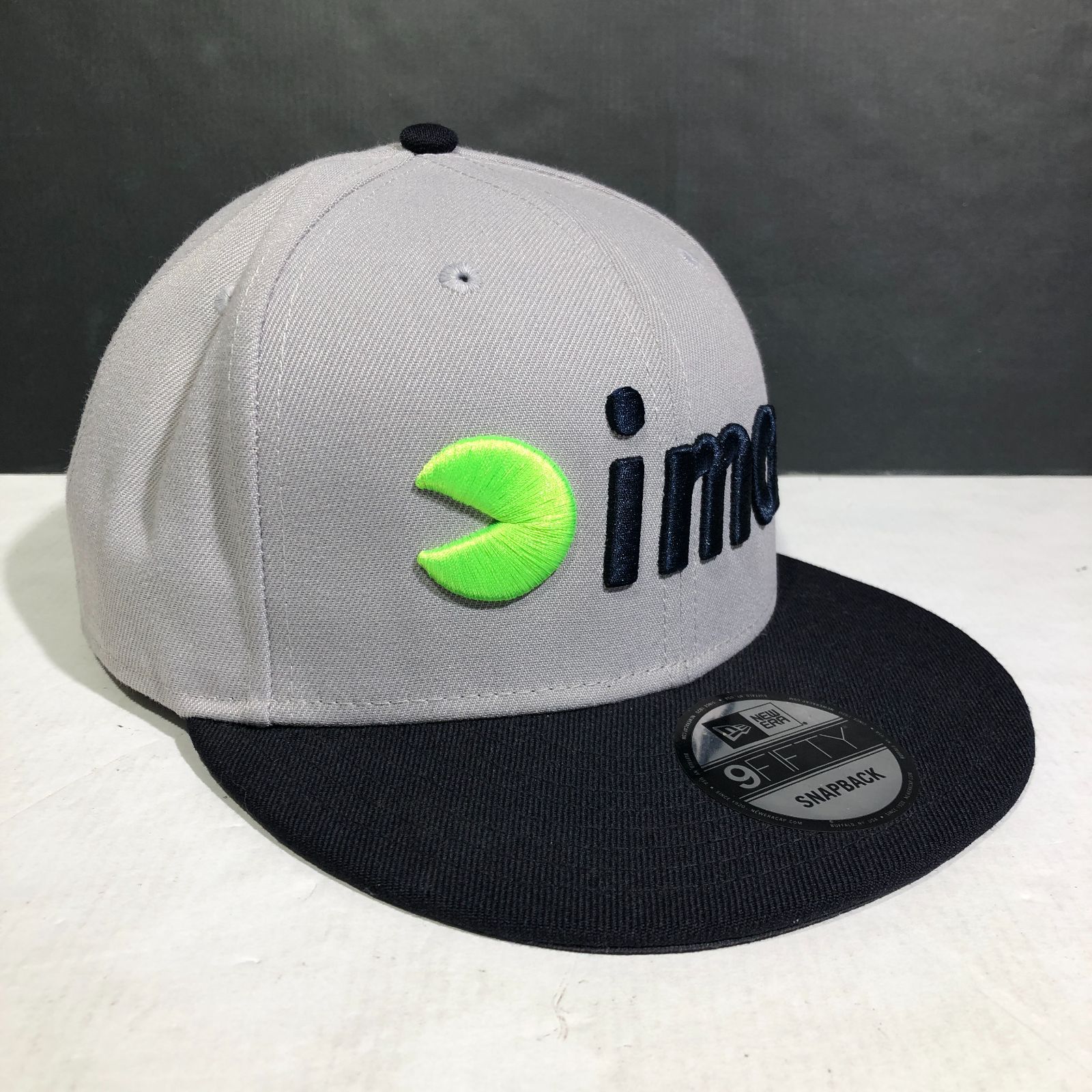 城東74-028 IMA × NEWERA 9 FIFTY アイマ ニューエラ フラットバイザーキャップ グレー