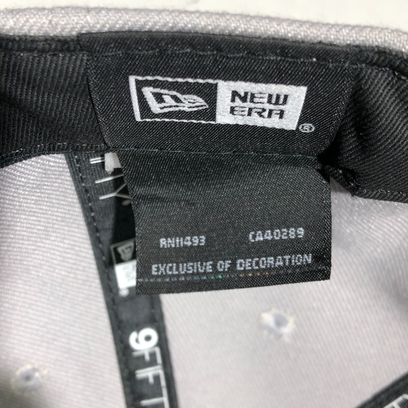 フラットバイザーキャップ グレー