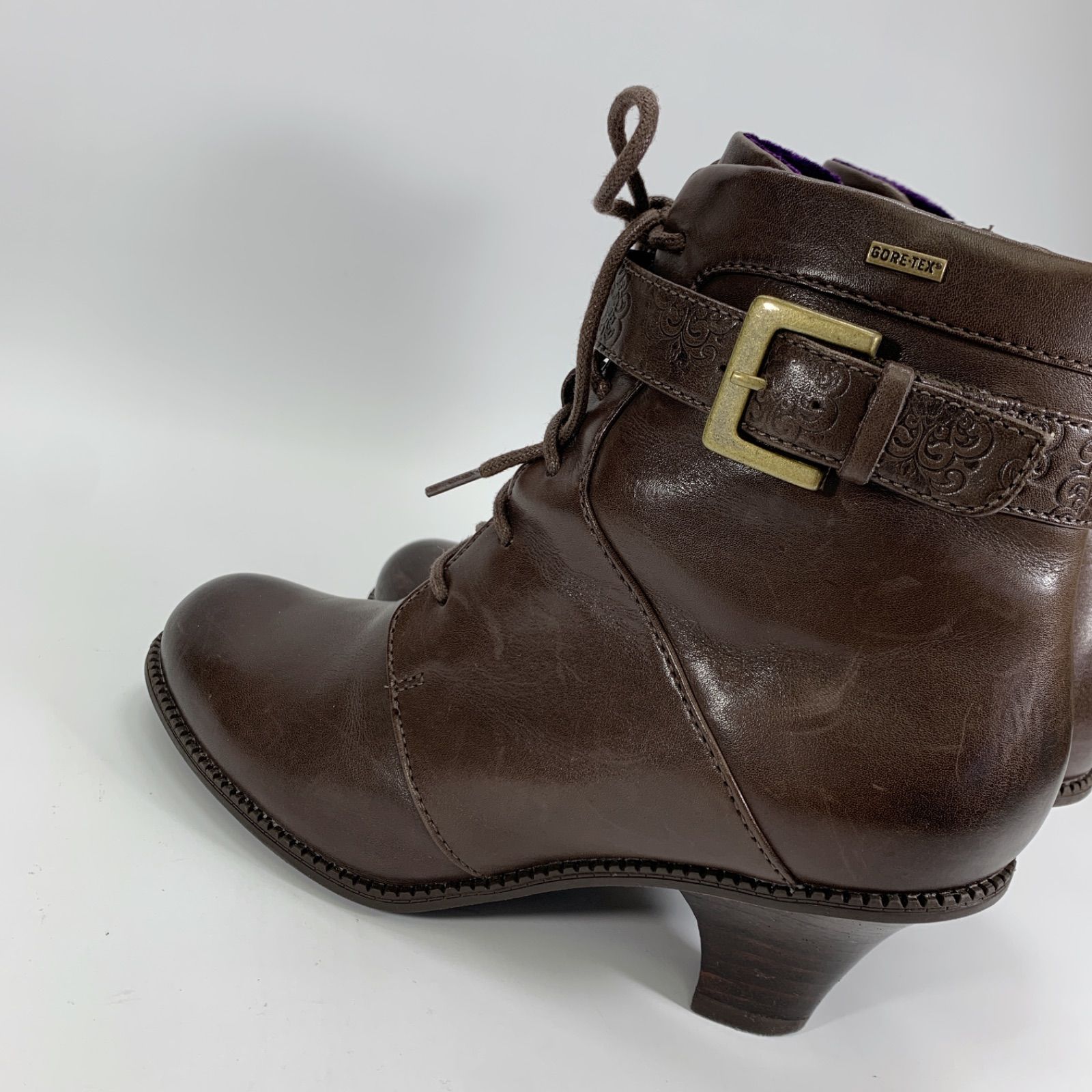 Clarks クラークス