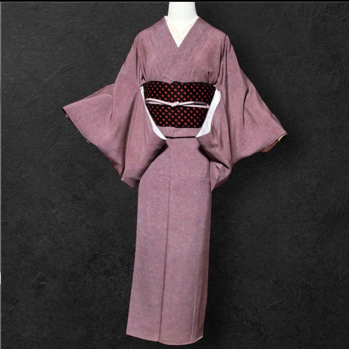 未使用　新品 美品　袷　正絹　紋付き鮫小紋フルセット ちりめん 作家 71.5 未使用近い 美品 袷 正絹 鮫小紋 フルセット 2部式絞り帯 - メルカリ