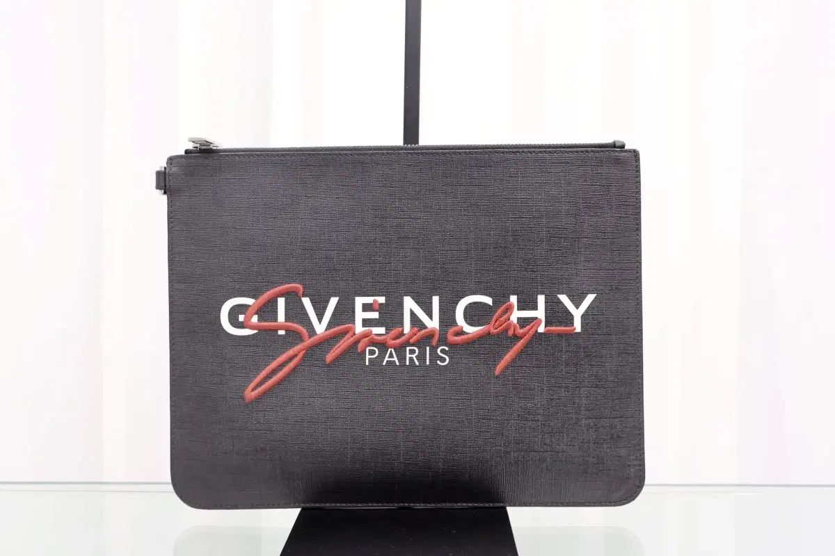 Givenchy ジバンシィ ロゴ 刺繍 ジッパー ポーチ クラッチバッグ ブラック bk 600 jk 0 vm