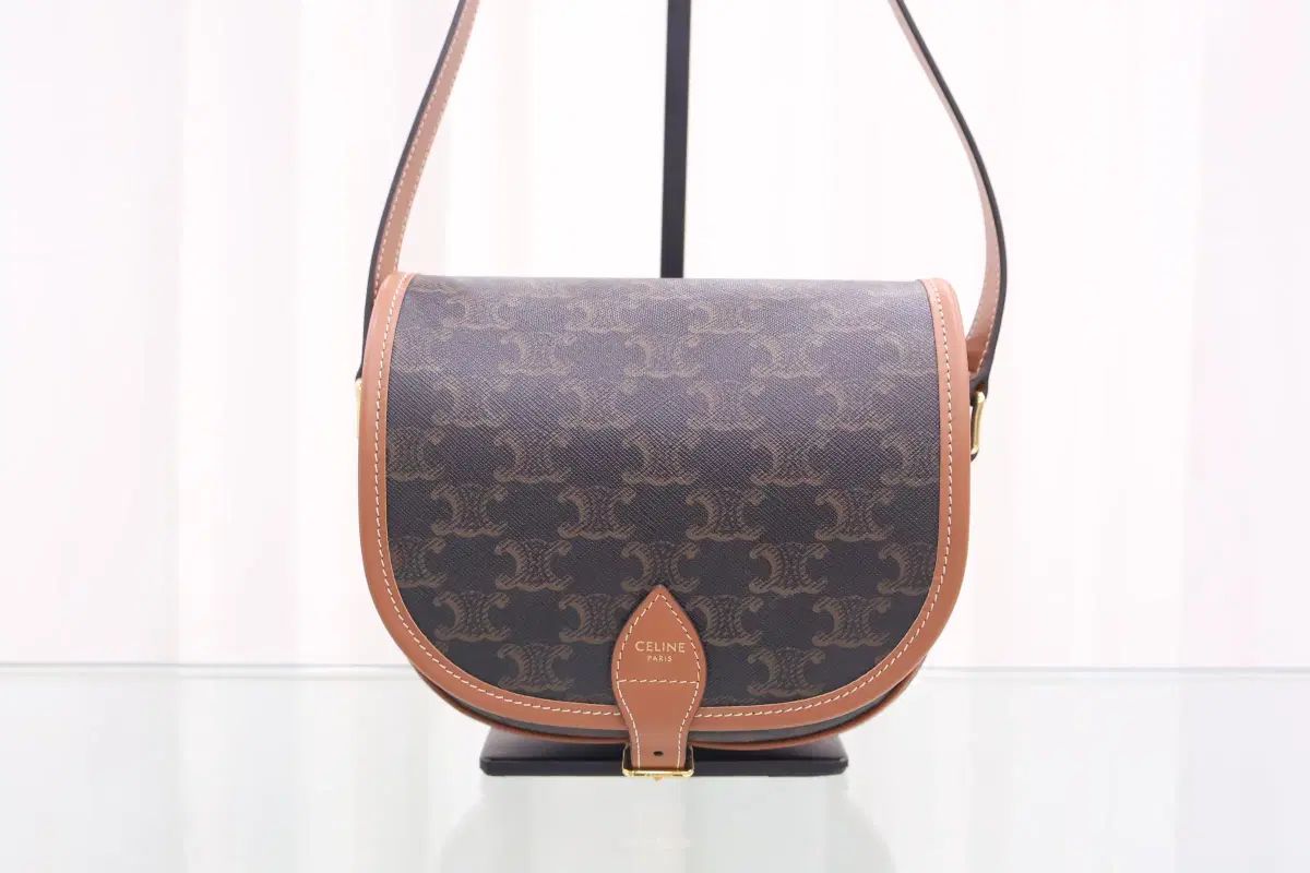 セリーヌ トリオンフ ミディアム ポルカ クロスバック 04 LU