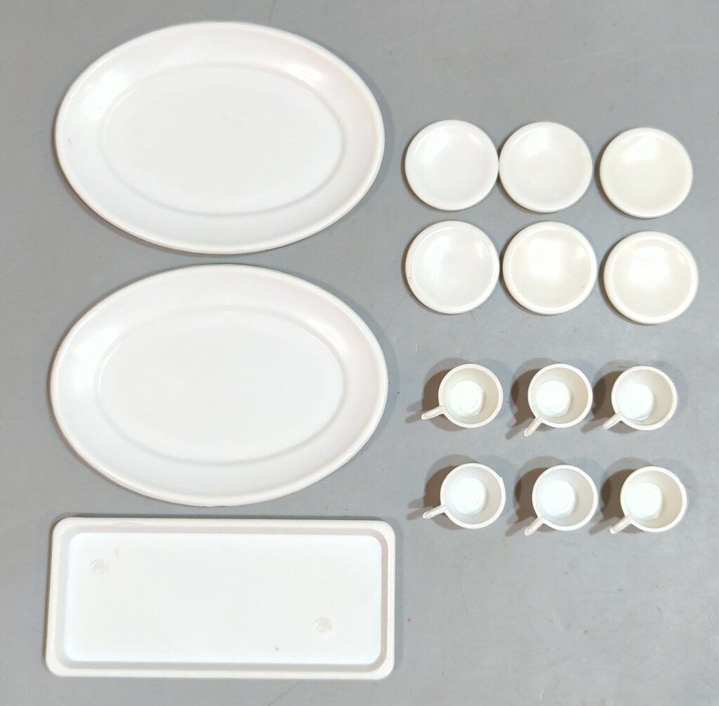 タカラ 2代目リカちゃん 白い白い家具セット ダイニングテーブル