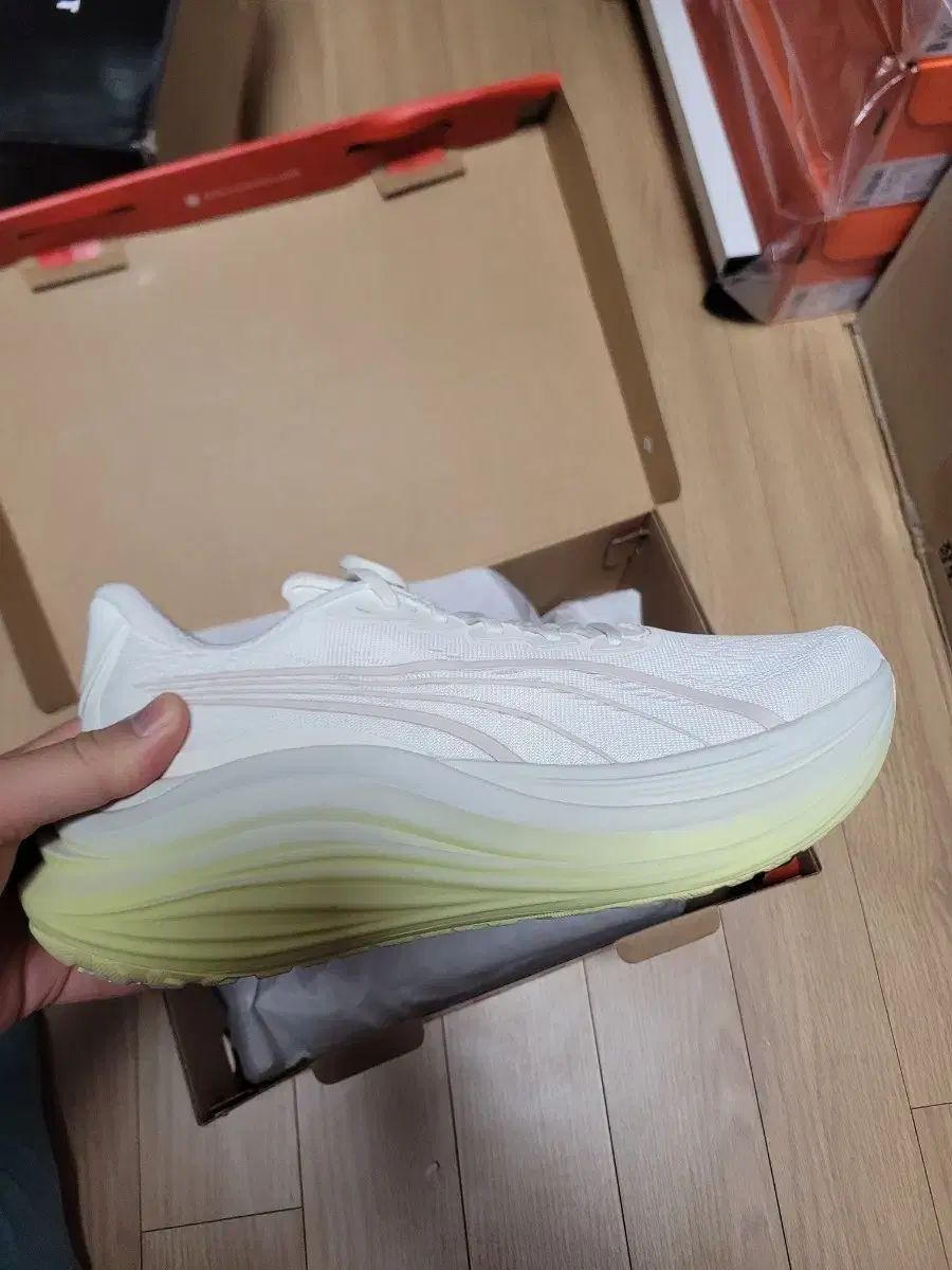 ピーターラビットオリジナルクッション2個&ブランケット兼あったか