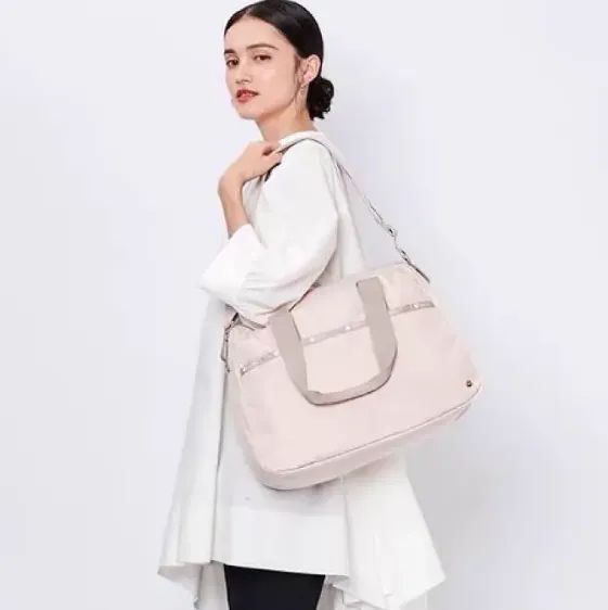 レスポートサックチャコットChacott ボストンバッグ　ピンク LeSportsac × Chacott コラボレーションアイテム | ONWARD CROSSET