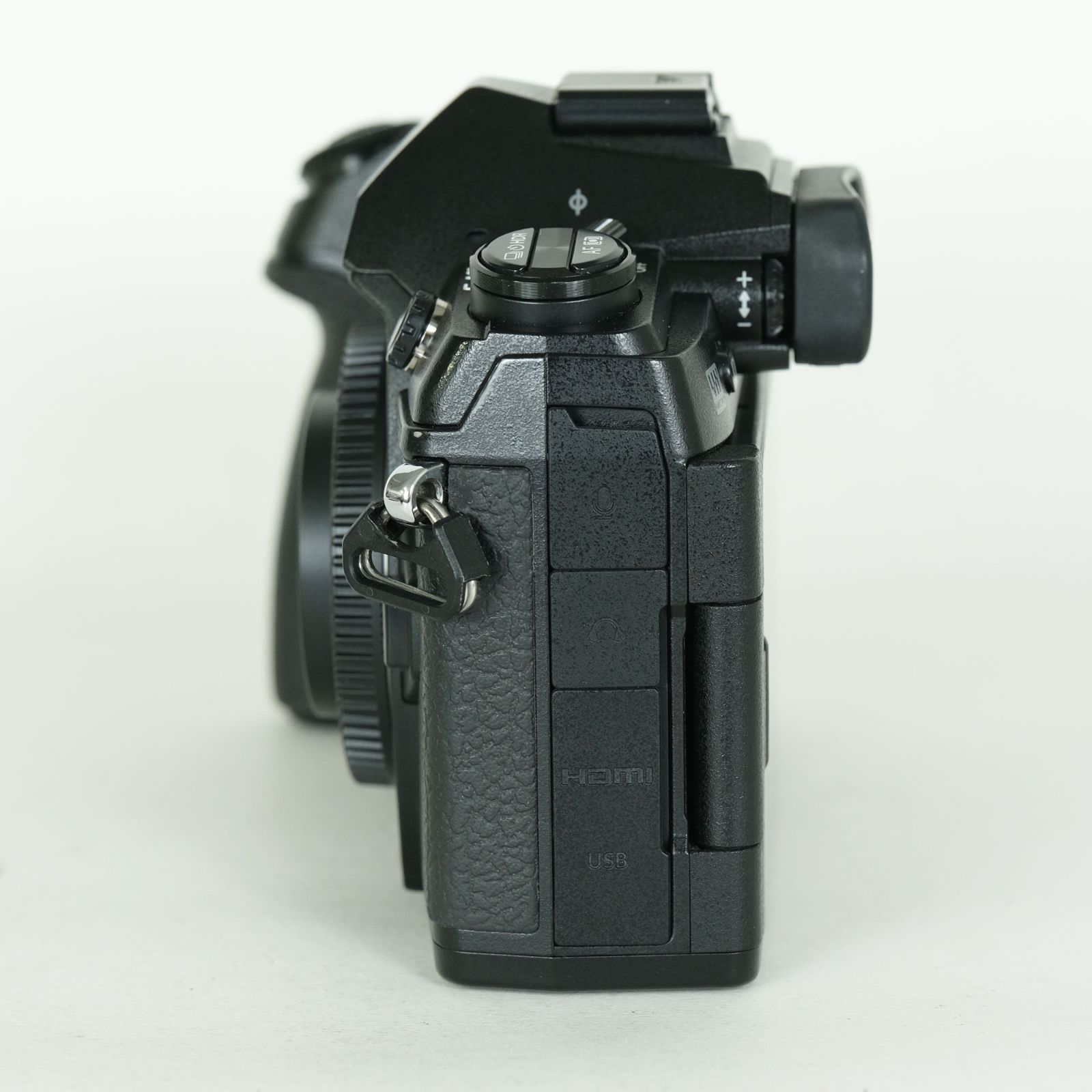 美品 | シャッター数10,900回｜バッテリー2個付] OLYMPUS OM-D E-M1