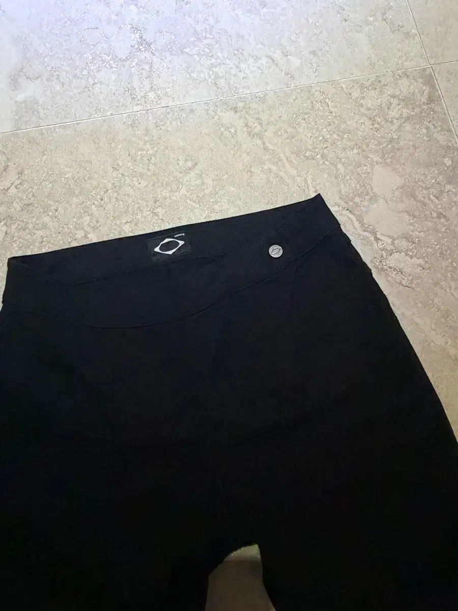 ブーツカット パンツ