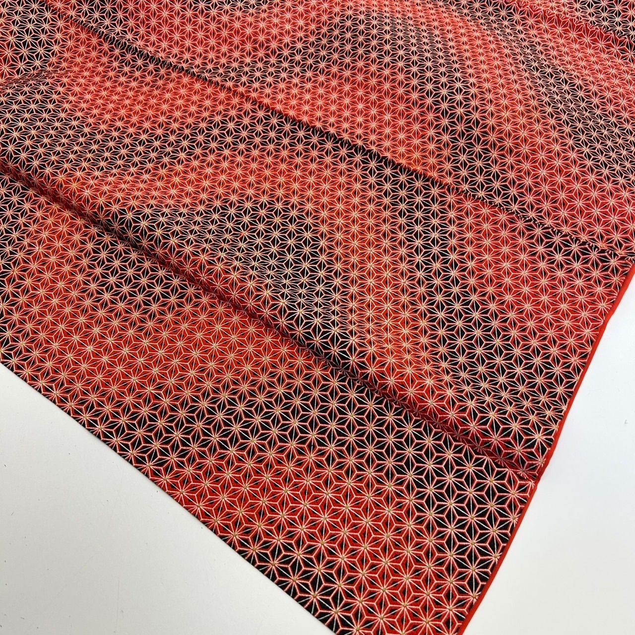 小紋 麻の葉模様 縮緬 素敵な染め 正絹 着物 MK-2292 - メルカリ